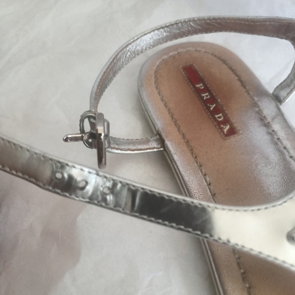 Prada Front Logo women's metallic Leather Thong Sandals size 38 - Picture 10 of 14